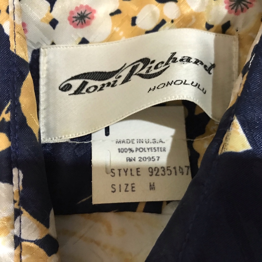 Tori Richard Mens Vintage Hawaiian Button Top - Picture 2 of 5